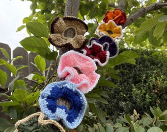 Two-Tone Crocheted Scrunchies