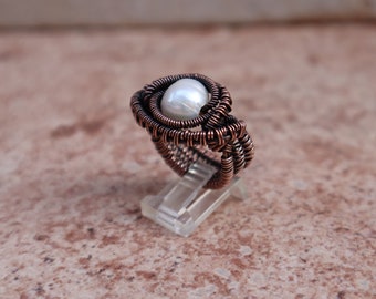 Copper Pearl Wire Wrapped ring, Vintage copper pearl ring, white pearl copper ring, large pearl wire ring, antiqued copper white pearl ring