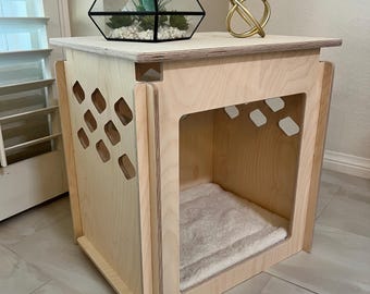 Pet house for cats and small dogs