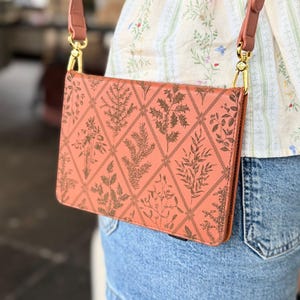 Apothecary Floral | The Kindle Purse | Engraved Faux Leather Crossbody E-Reader Case