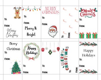 Può includere: Un foglio di etichette regalo natalizie con vari disegni. Alcune etichette presentano testo come "Merry Christmas" e "Happy Holidays". Altre etichette hanno immagini di una renna, Babbo Natale, alberi di Natale e ornamenti. Ogni etichetta ha campi "A:" e "Da:"