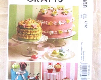 McCalls Crafts Pattern M5868, Kissen, Nadelkissen, Magnete, Dessertformen