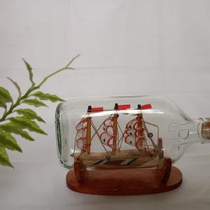 Schiff in der Flasche | Maritime Wohnkultur | Maritimes Geschenk | Segelboot Modell | Ocean-Liebhaber-Geschenk | Miniatur Schiff | Raum Dekor