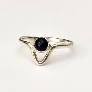 bague en argent sterling avec onyx, bague minimaliste en argent, bague en argent noir, bagues avec pierres précieuses en argent sterling, bague en onyx noir