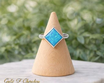 Blauer Opal Ring aus Sterlingsilber - Oktober Birthstone Schmuck Handgefertigtes Geschenk für sie