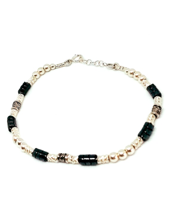 Daisy Chain Cube Bead and Seed Bead Bracelet | Bracelets handmade beaded,  Bead jewellery, Jewelry patterns