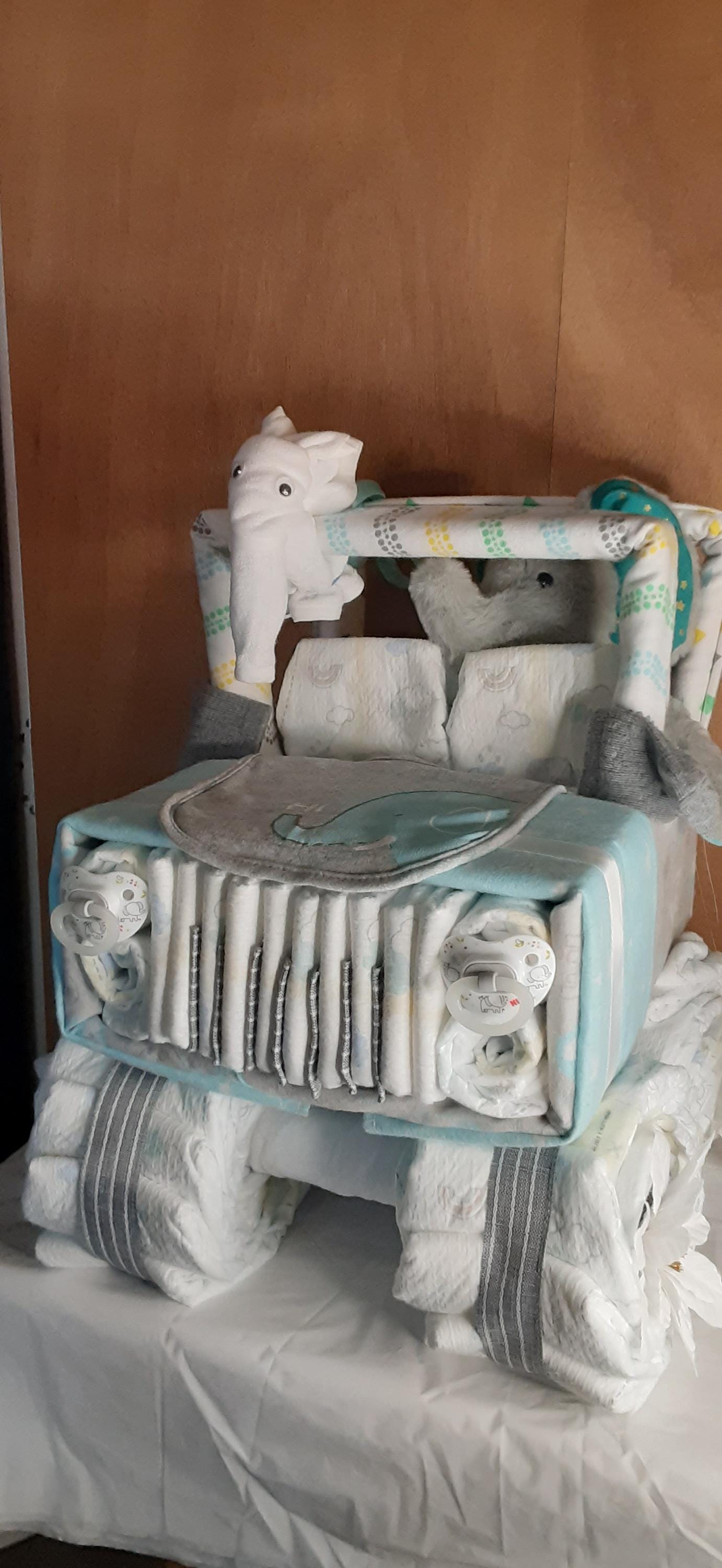 Elephant Diaper Jeep Cake, Unisex Baby Shower Gift, Diaper Cake Jeep