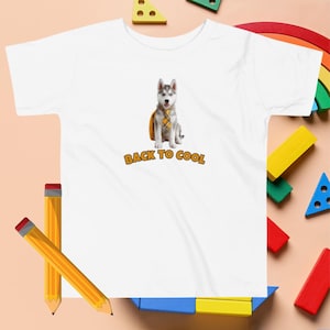 T-shirt per bambini con Husky Back to Cool / T-shirt per bambini con cucciolo dagli occhi azzurri (2T–5T) / Maglietta per la scuola con adorabile Husky siberiano