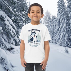 Built for Snow Days Toddler T-Shirt (2T–5/6T) – Soft Short-Sleeved Cotton Tee Featuring Cartoon Siberian Husky in Snowy Scene