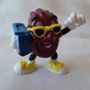 California Raisin With Boom Box PVC Figure 2&quot; Tall 1988 Applause