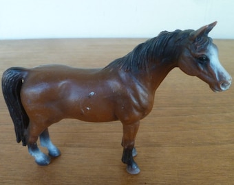 Schleich Brown Hengst Pferd Spielzeugfigur Tortenfigur 10 cm hoch