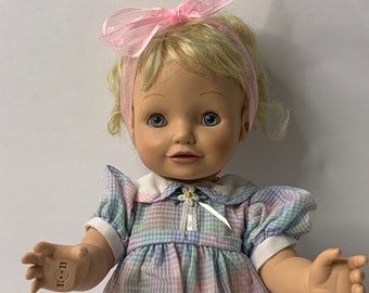 Adorable Vintage Amazing Babies Interactive  Doll 2000    Untested