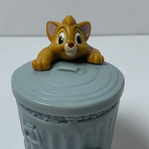 Oliver and Company View Finder Burger King 3.5" Tall 1996