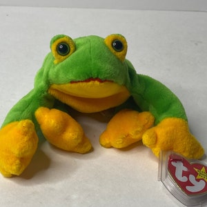 Ty Smoochy the Frog Beanie Baby Plush Frog W/ Tags 8.5&quot; Long 1997 Stuffed Animal Toy