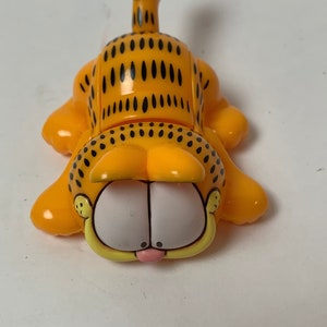 Figurine en forme de loupe Garfield, un chat sournois, pour gâteau, 5 cm de long, 2001