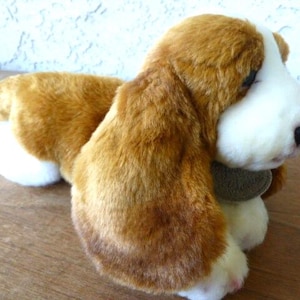 Russ Berrie Basset Hound Yomiko Classics Plush Dog 11" Long Stuffed Animal Toy