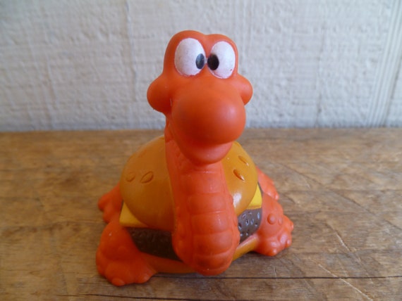 dinosaur mcdonalds toys