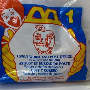 The Busy World of Richard Scarry Lowly Worm in Apple NIP 1995 McDonalds Happy Meal Toy