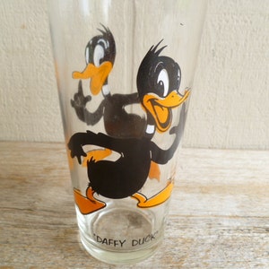 Daffy Duck Glass Warner Bros. Pepsi Collector Series 6.25&quot; Tall 1973