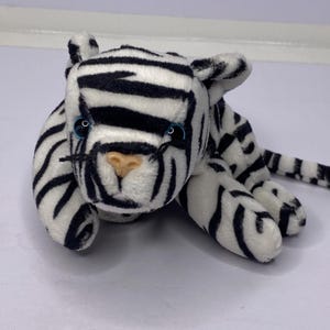 Ty Blizzard the White Tiger Beanie Baby Plush Tiger 9&quot; Long 1996 Stuffed Animal Toy