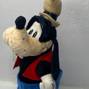 Walt Disney Goofy Battery Plush 14&quot; Tall Stuffed Toy Doll  NON WORKING