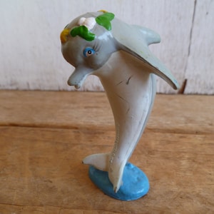 Sea World Dolly Dolphin Figure Cake Topper 2.75&quot; Tall 1997 Shamu and His Crew