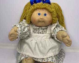 Cabbage Patch Kids w Tooth Doll Blond Haar Blaue Augen 17 "Tall 1982 Stofftier Puppe