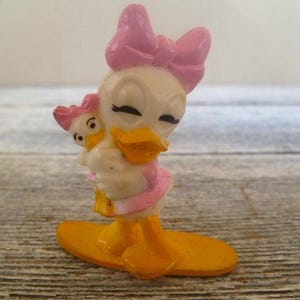 Kelloggs Daisy Duck Disney Miniature Cake Topper Doll 2&quot; Tall 1991