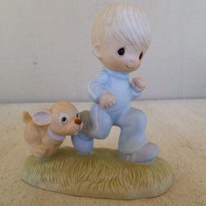 Figura de Precious Moments God&#39;s Speed de 5&quot; de alto, 1979 Enesco