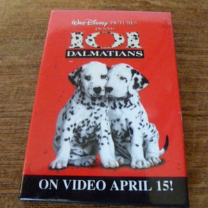 Disney 101 Dalmatiner Button Promo Movie