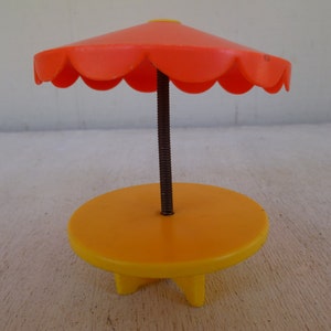 Vintage Fisher Price oranjegele Little People-paraplutafel