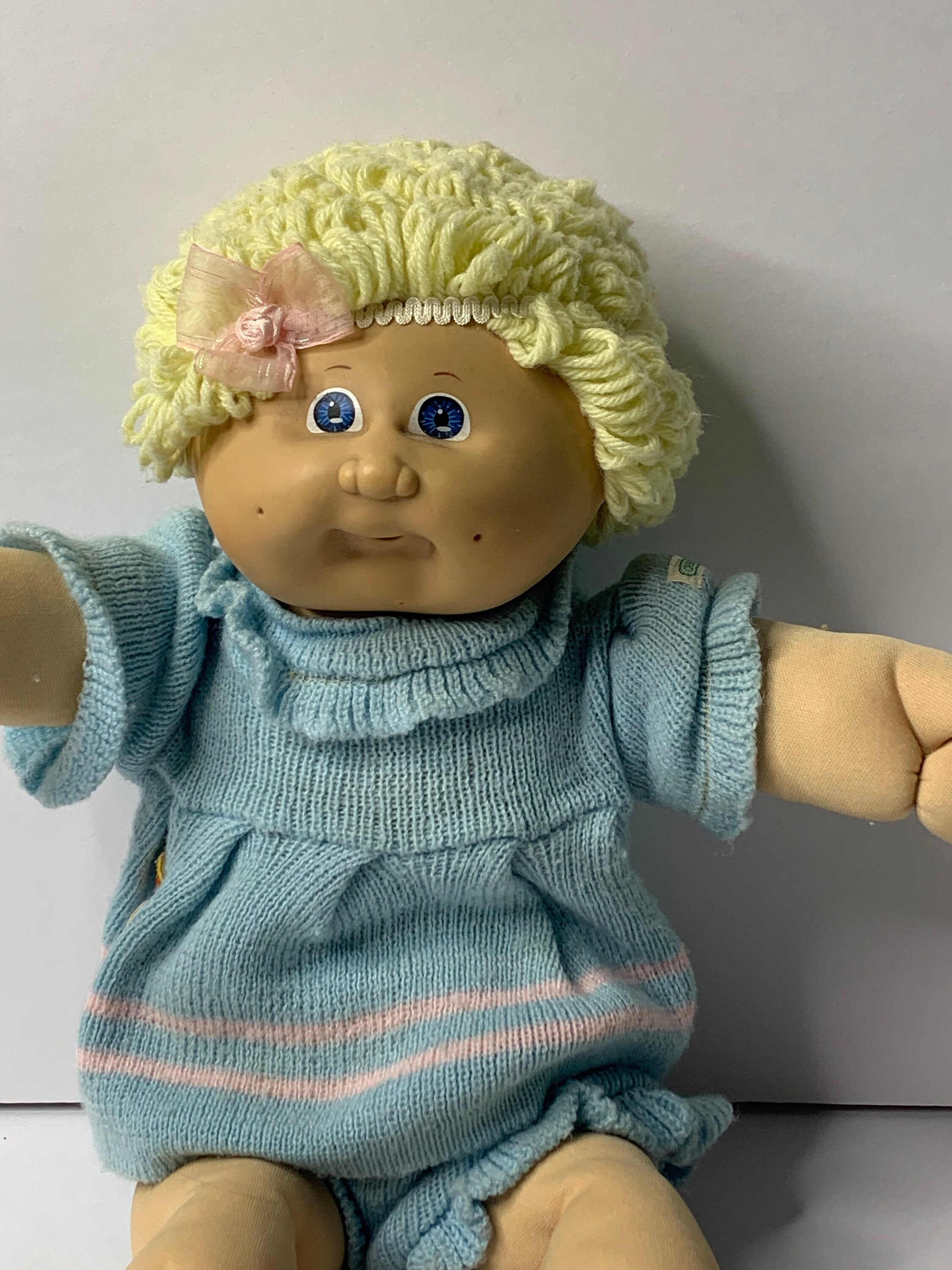 ヴィントキャベツパッチドールブロンドヘアブルーアイズソフトボ キャベッジ パッチ キッズ 人形 ブロンドの髪と青い目 高さ16インチ