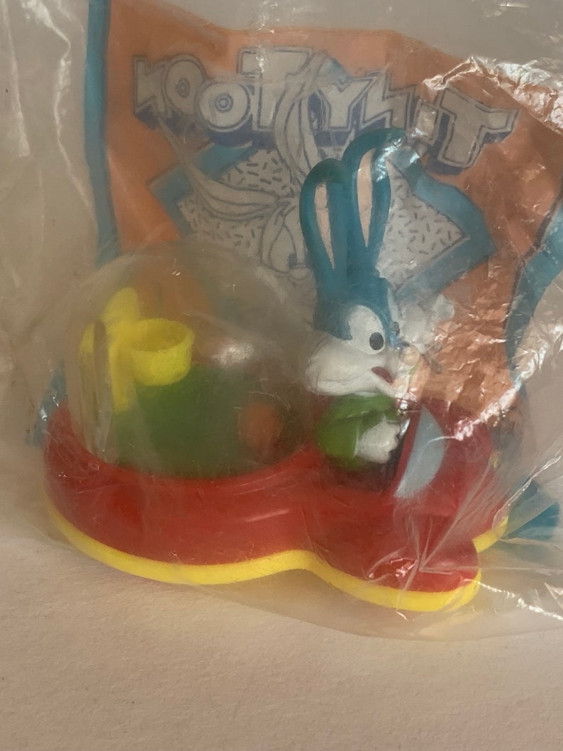 Winziger Toon Buster Bunny Buntes Donut Happy Meal von Warner Bros NIP. Bild 1