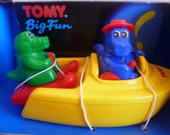 Tomy Ski Boat Crocs Bath Toy Vintage Rare Hard To Find  1991 MIB