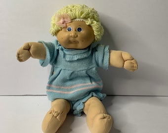 Cabbage Patch Kids Doll Blond Hair and Blue Eyes 16" Tall 1982 Stuffed Toy Doll
