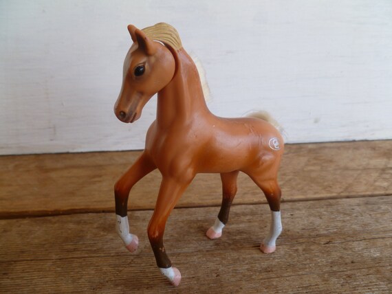 moving horse toy