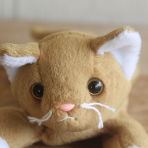 Ty Nip the Cat – All Gold Beanie Babies Plush Cat Kitten 9" Long 1993 Stuffed Animal Toy