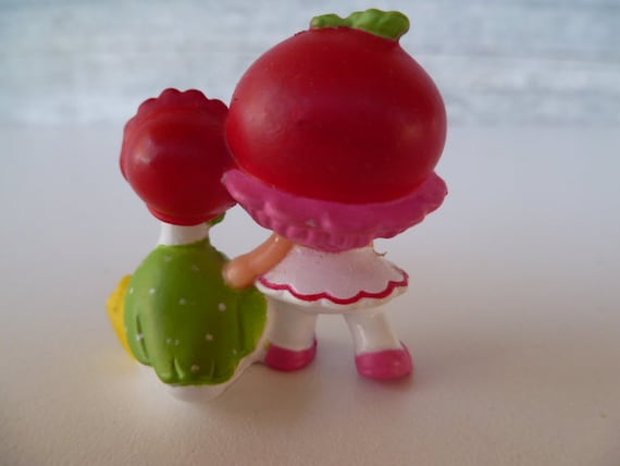 Strawberry Shortcake Cuddler cerise avec groseille PVC Miniature 1982 Strawberry Shortcake Cuddler cerise avec groseille PVC Miniature 1982