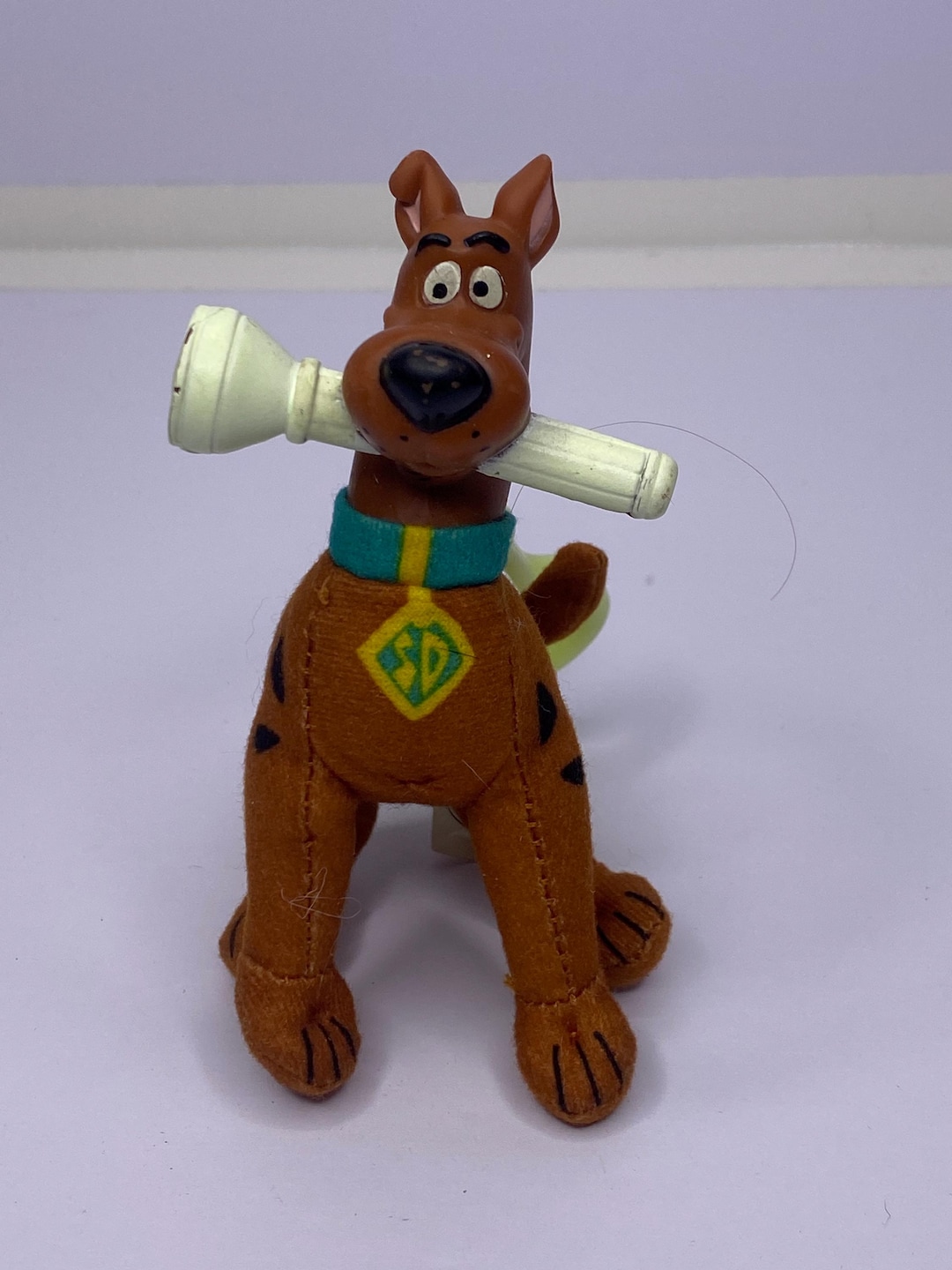 Stuffed Flashlight Scooby Doo W/ Flashlight Plush Clip on Toy Hanna Barbera 5.5