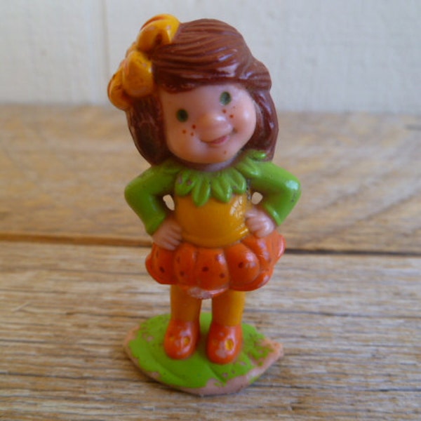 Avon Scamper Lily Mini Doll Cake Topper