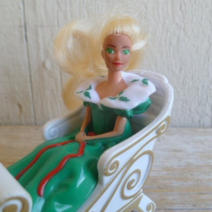 McDonalds Barbie Christmas Sleigh Mattel 1995 Happy Meal Toy