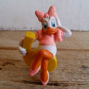 Disney Daisy Duck &quot;6th Birthday&quot; Cake Topper 2.5&quot; Tall Applause