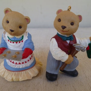 Hallmark Keepsake Ornament &quot;Papa & Mama Bearinger&quot; 2.75&quot; Tall 1993