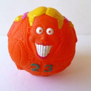 Wendys Kids Meal Ball 3&quot; Tall 1995