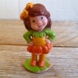 Avon Scamper Lily Mini Doll Cake Topper 2.5" Tall