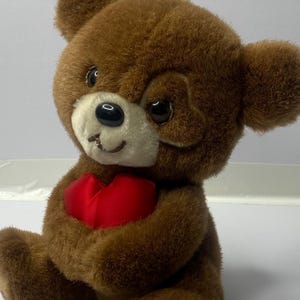 Applause Plush &quot;Sweathear Bear&quot; W/ Tush Tag 8.5&quot; Tall 1984 Stuffed Animal Toy Made in Korea
