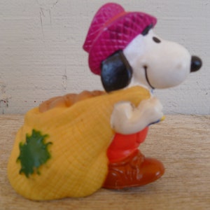 Snoopy Cowboy Gold Prospector Plastic Figure 3&quot; Tall Rare McDonalds Under 3  United Features