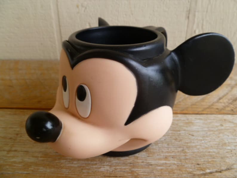 Disney Musse Pigg 3D Collectors Cup Mugg Applåder 15 cm bred x 8 cm hög bild 2