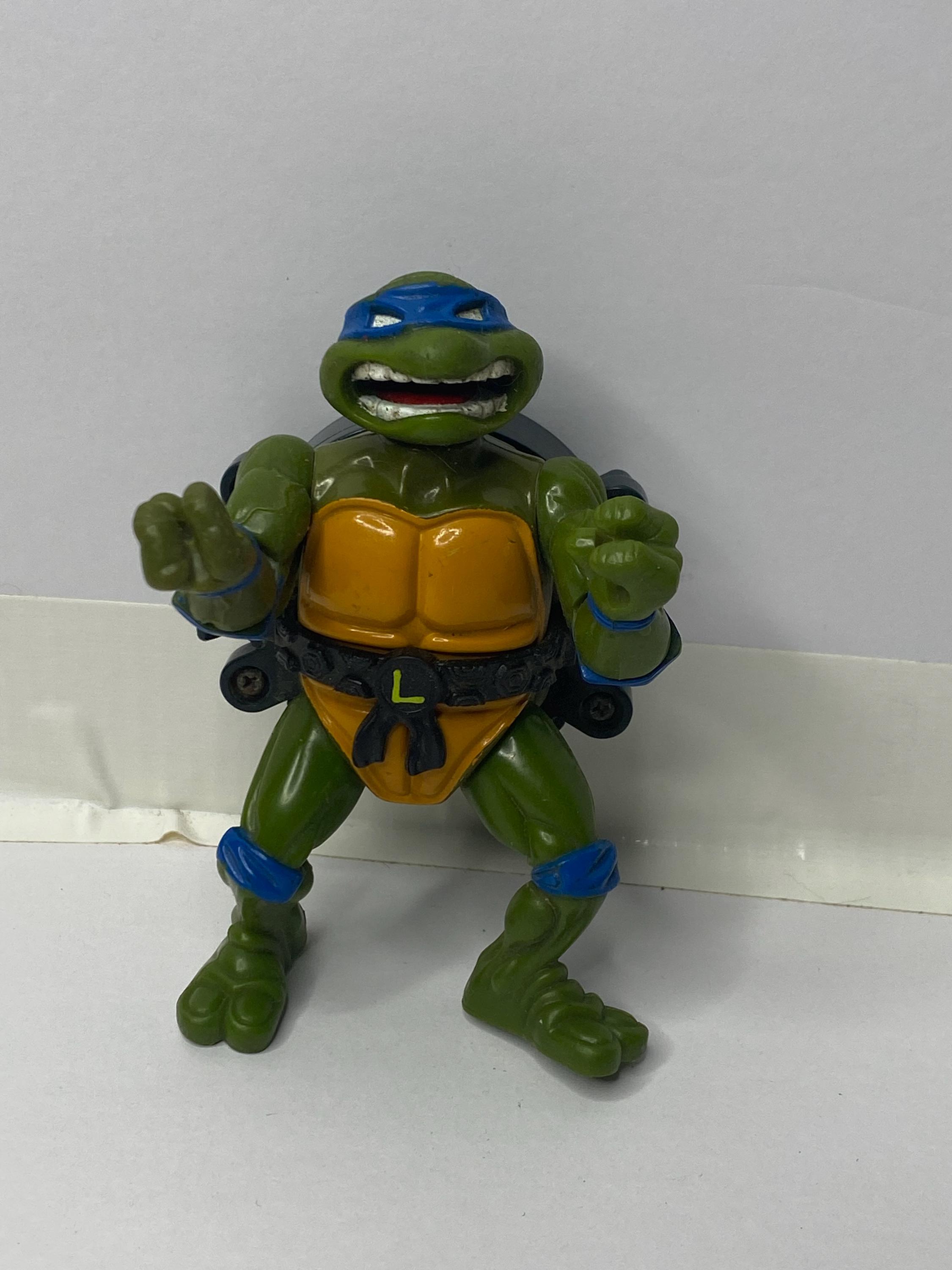 Teenage Mutant Ninja Turtle Leonardo Figurine City Sewer 4