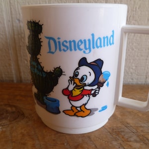 Donald Duck Daisy Duck Disneyland Plastic Cup Mug 3.5&quot; Tall x 3&quot; Wide 1980&#39;s